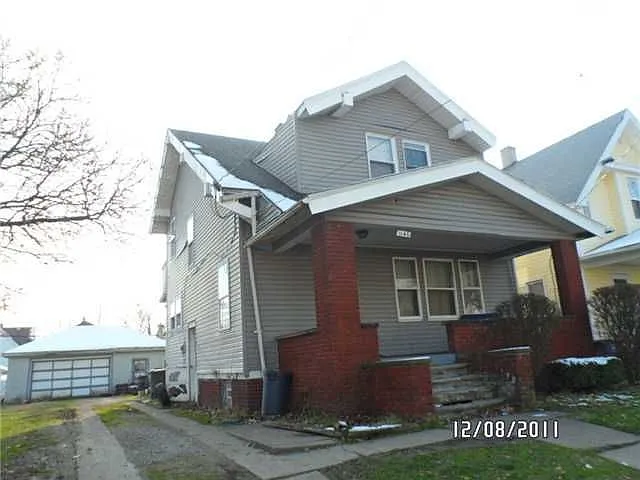1145 Colton St photo 1