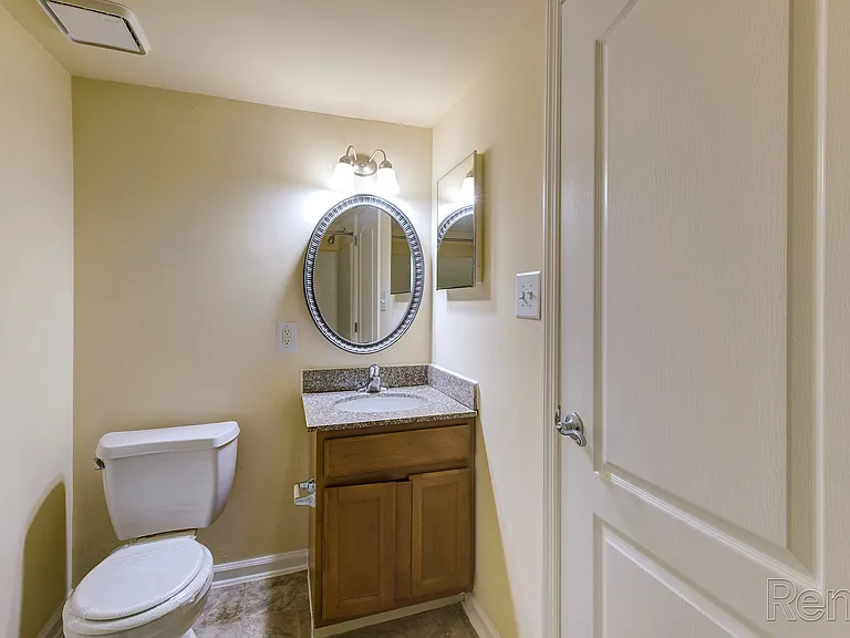 Arundel Apartments — Photo 8