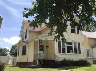 2305 W 1st St, Davenport, IA 52802