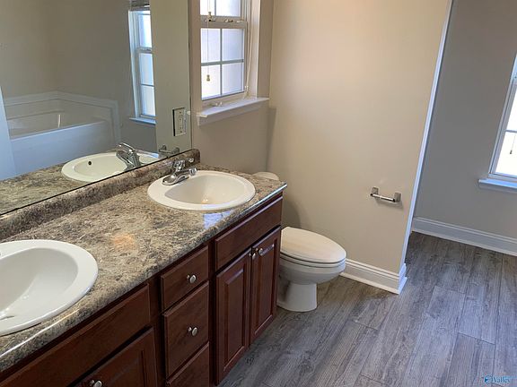 5th image of 285 Shadow Ct SW