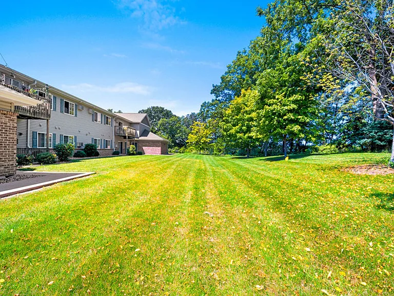228 Baker Blvd — Photo 36