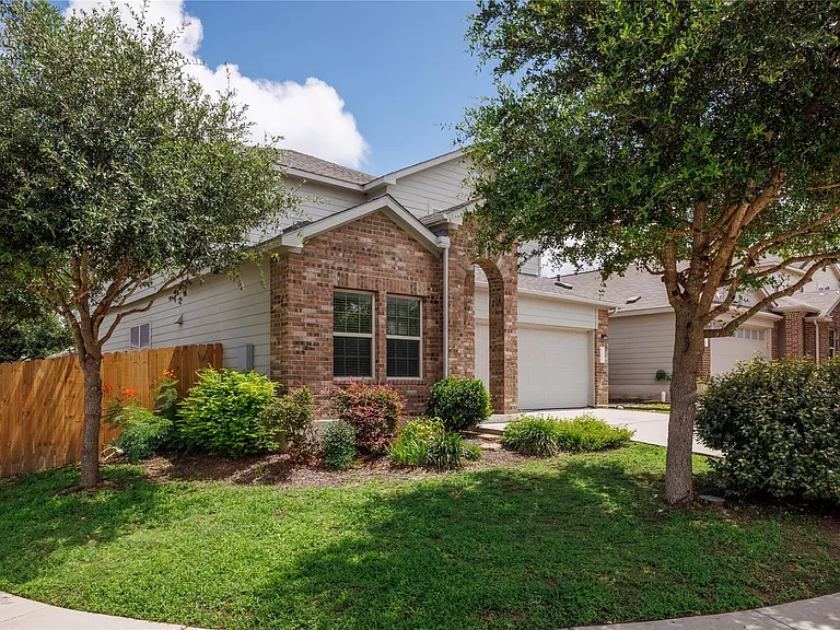 5700 Eden Dr — Photo 3