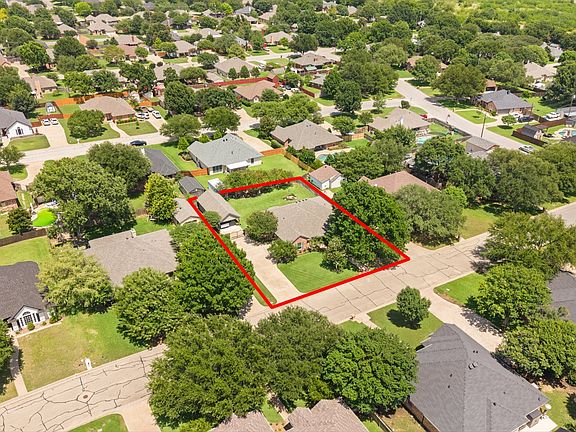 2nd image of 1607 Chaucer Dr