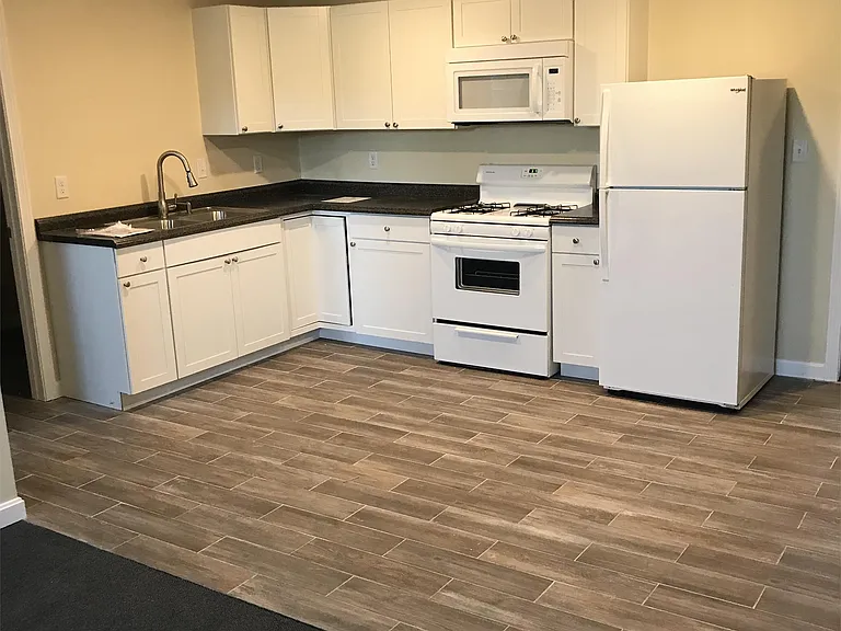 39 Ducas Dr — Photo 2