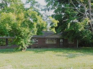 1630 33rd Ave NE, Hickory, NC 28601