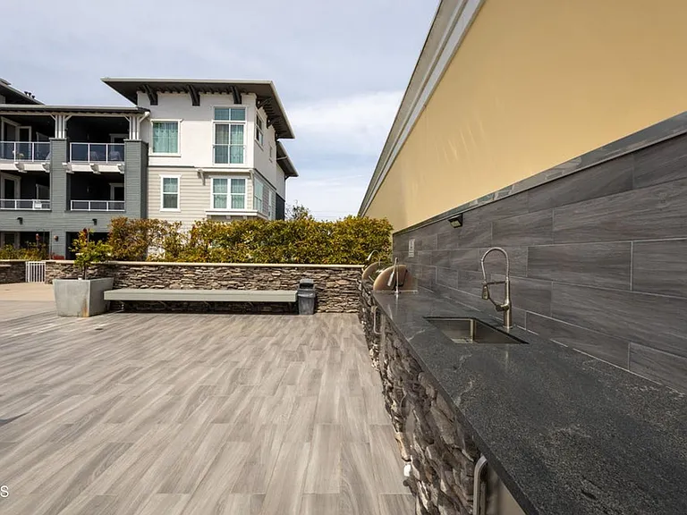 4008 Tradewinds Dr — Photo 34