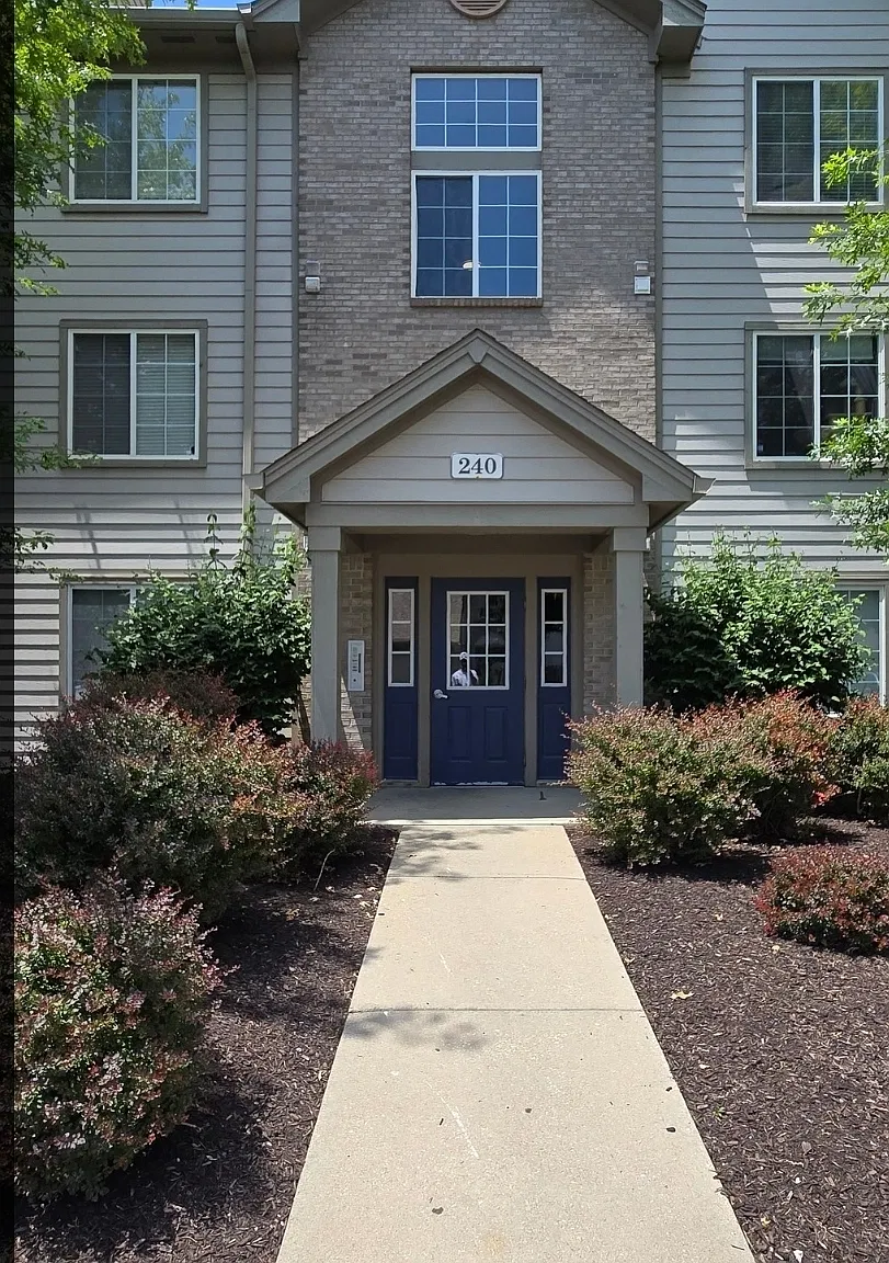 240 Legends Creek Pl — Photo 3
