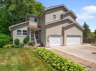 343 S Gilbert St, South Elgin, IL 60177
