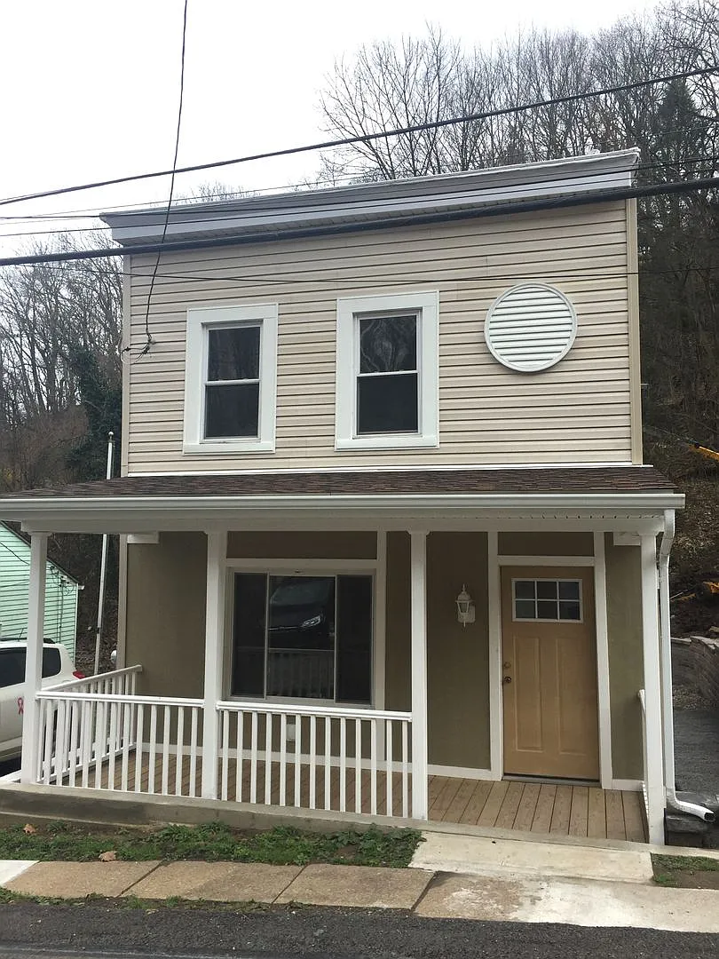 47 Troy St photo 1