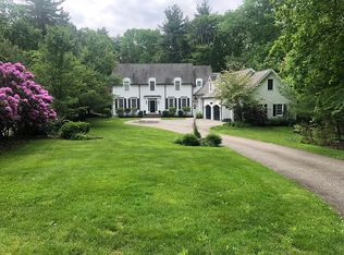 22 Francis St, Dover, MA 02030