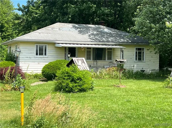 2259 Schoolhouse Rd, Ransomville, NY 14131