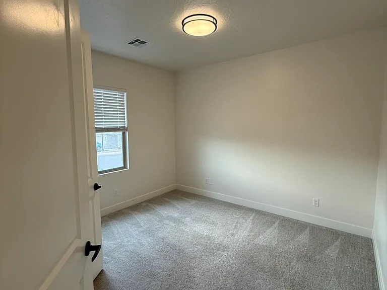 276 S 1930 W — Photo 13