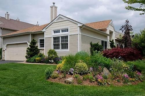 2nd image of 10 Hamlet Dr