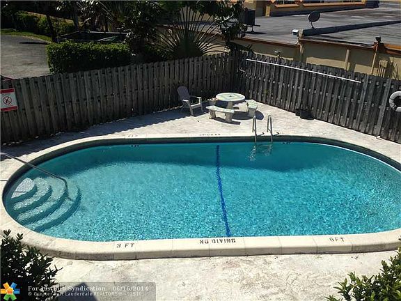 5th image of 50 SE 12th St APT 13