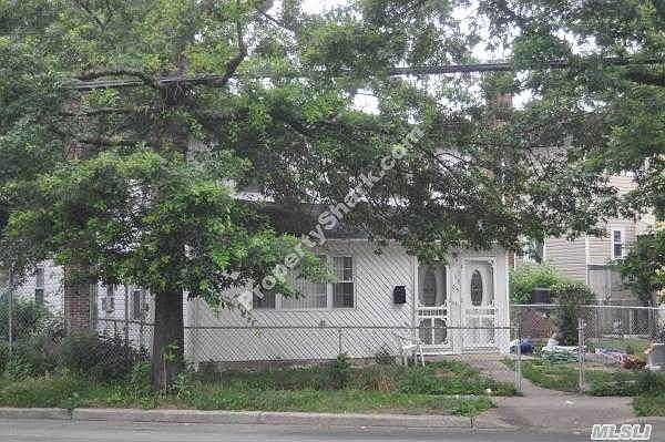 1st image of 13305 Farmers Blvd.