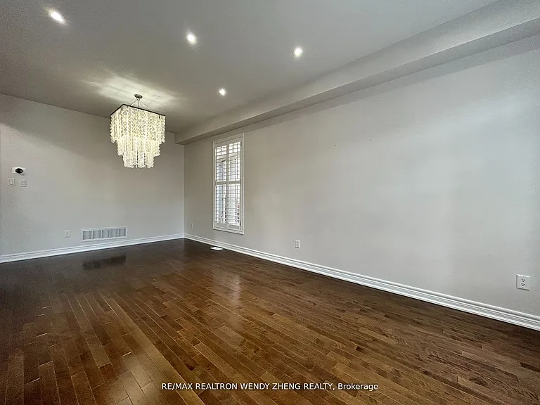 33 Begonia Cres #UPPER — Photo 3