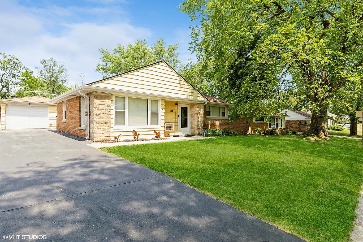 126 Peach St photo 1