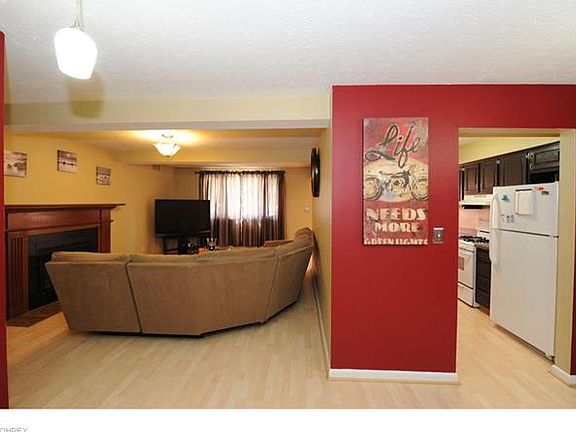 5th image of 5543 Beach Ct #298