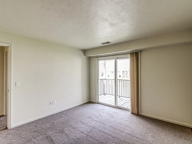 Riverbend Apartment Homes — Photo 15