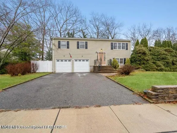 37 Pine Tree Dr, Bayville, NJ 08721