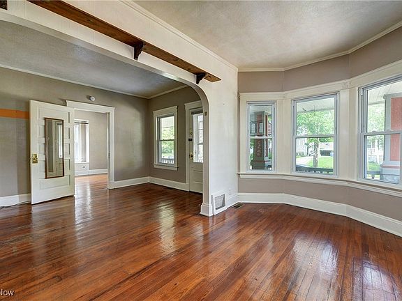 5th image of 1573 Lakewood Ave