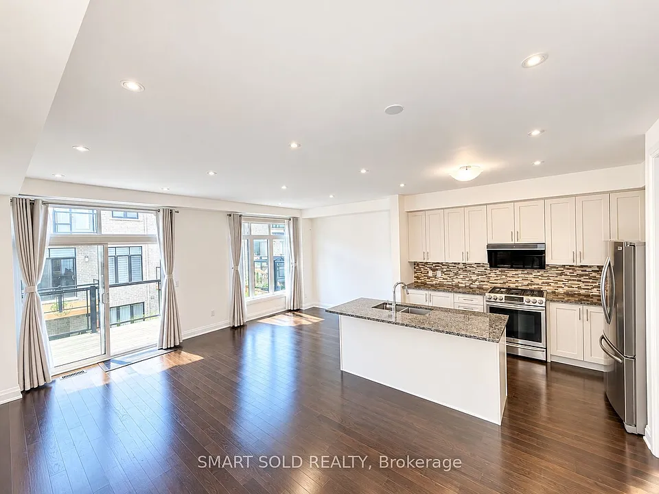 35 Duncombe Ln