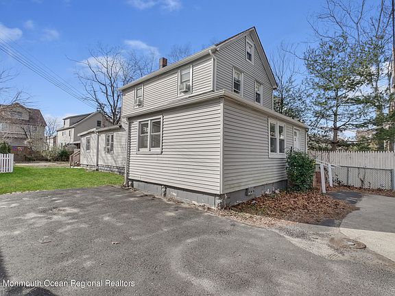 4th image of 2 Westwood Ave