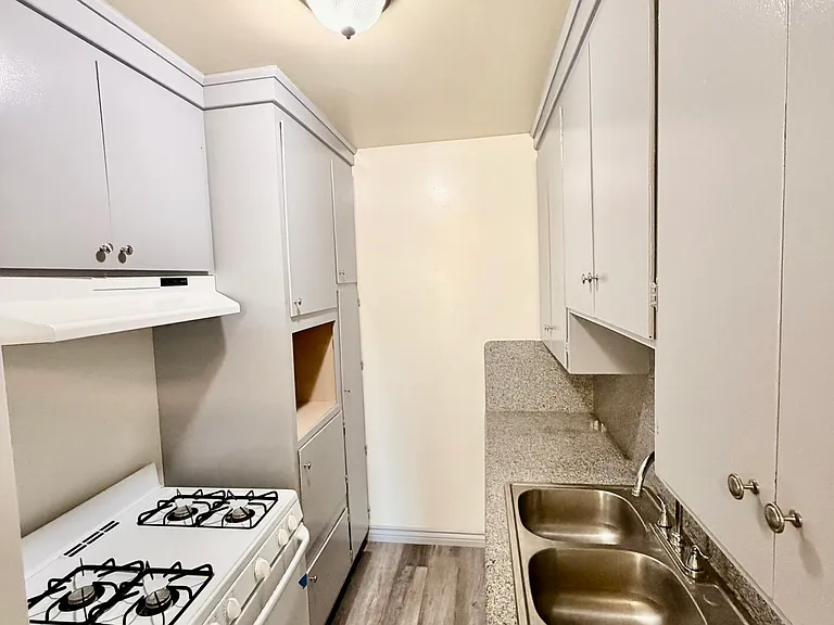 925 Enterprise — Photo 34