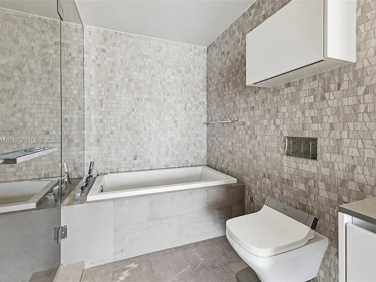 88 SW 7th St #2008 — Photo 19