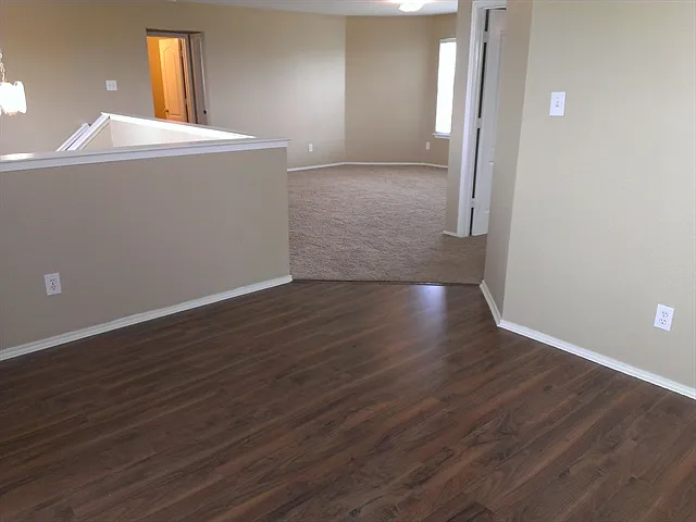 7504 Wood Slope Dr — Photo 14