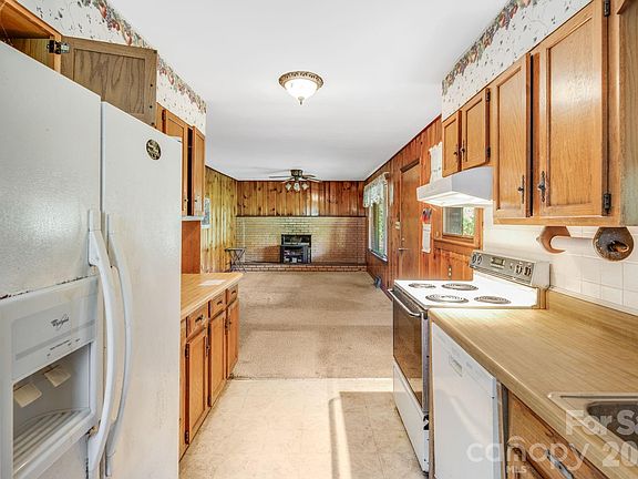 18th image of 435 Upper Glady Fork Rd