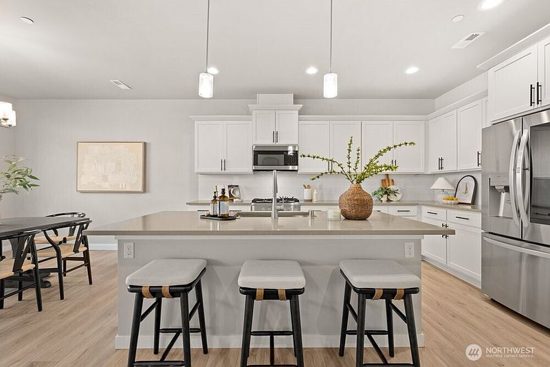 5th image of 10541 11th Street E