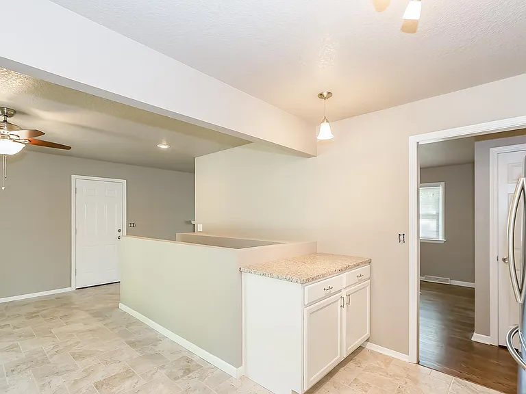 5800 N Belton Ave — Photo 12