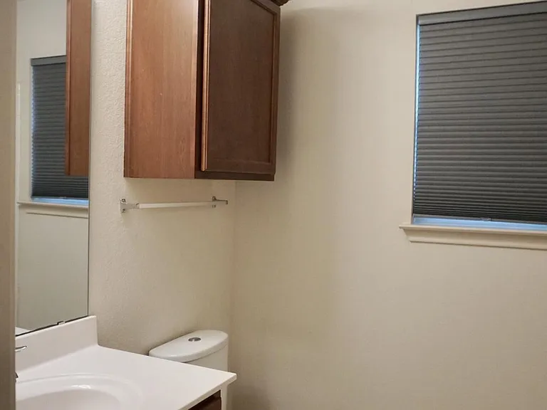 2305 Nestlewood Dr — Photo 18