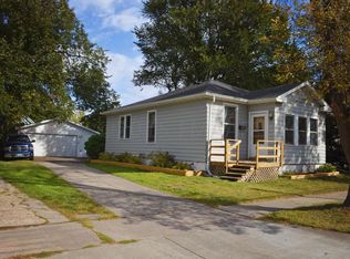 1409 5th Ave S, Fargo, ND 58103
