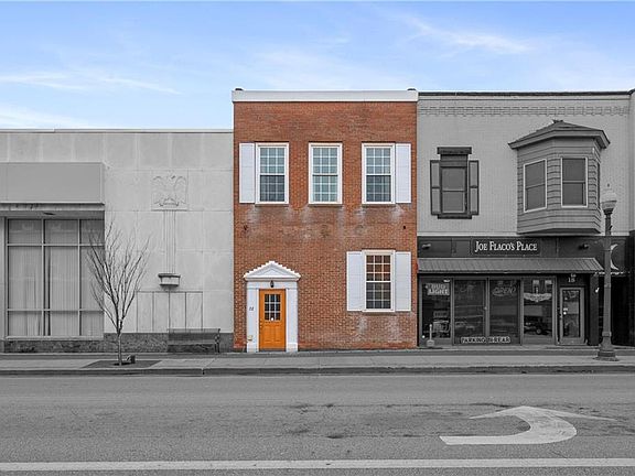 22 E. Main St, Geneva, OH