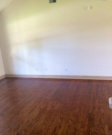 5th image of 613 Wright Ave
