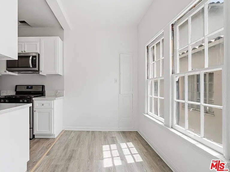 140 S Camden Dr #202 — Photo 6