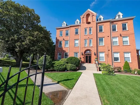 169 George St #302, Pawtucket, RI 02860