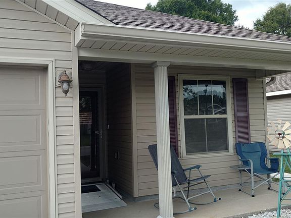 3rd image of 5877 Bilek Dr
