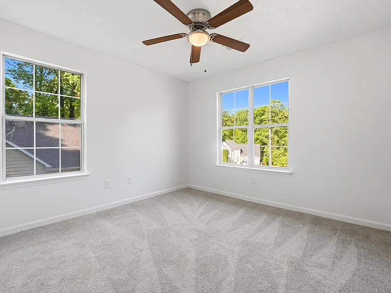 1369 Lamont Dr SW — Photo 22