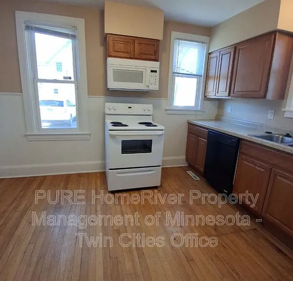987 Churchill St #1 — Photo 1