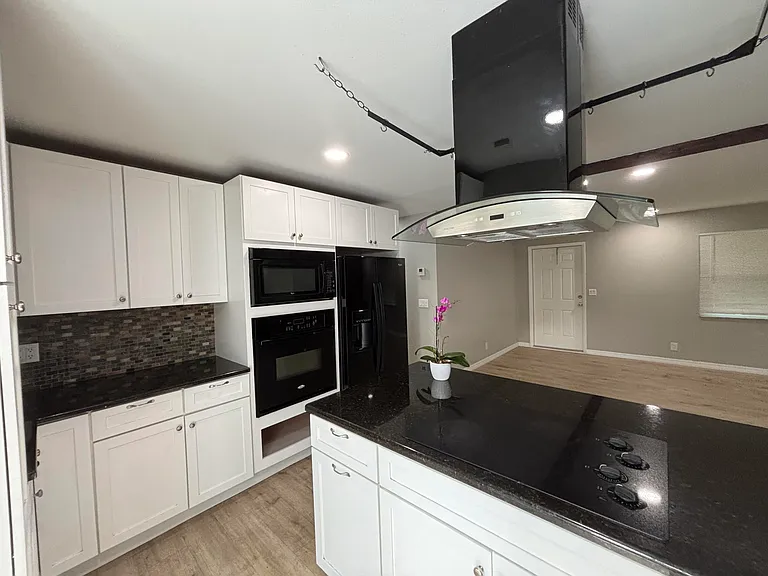 462 S Haverhill Rd — Photo 9