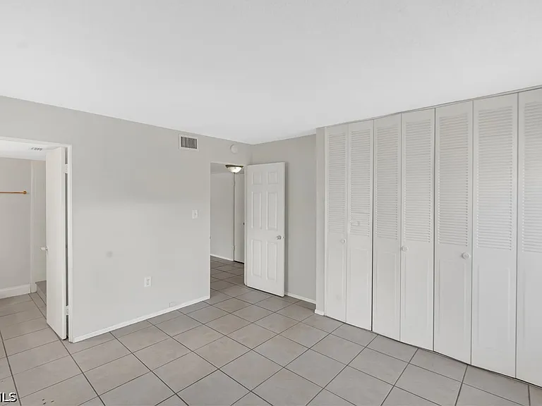 1830 Maravilla Ave #401 — Photo 13
