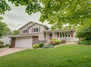 618 Nottingham Rd, Stoughton, WI 53589