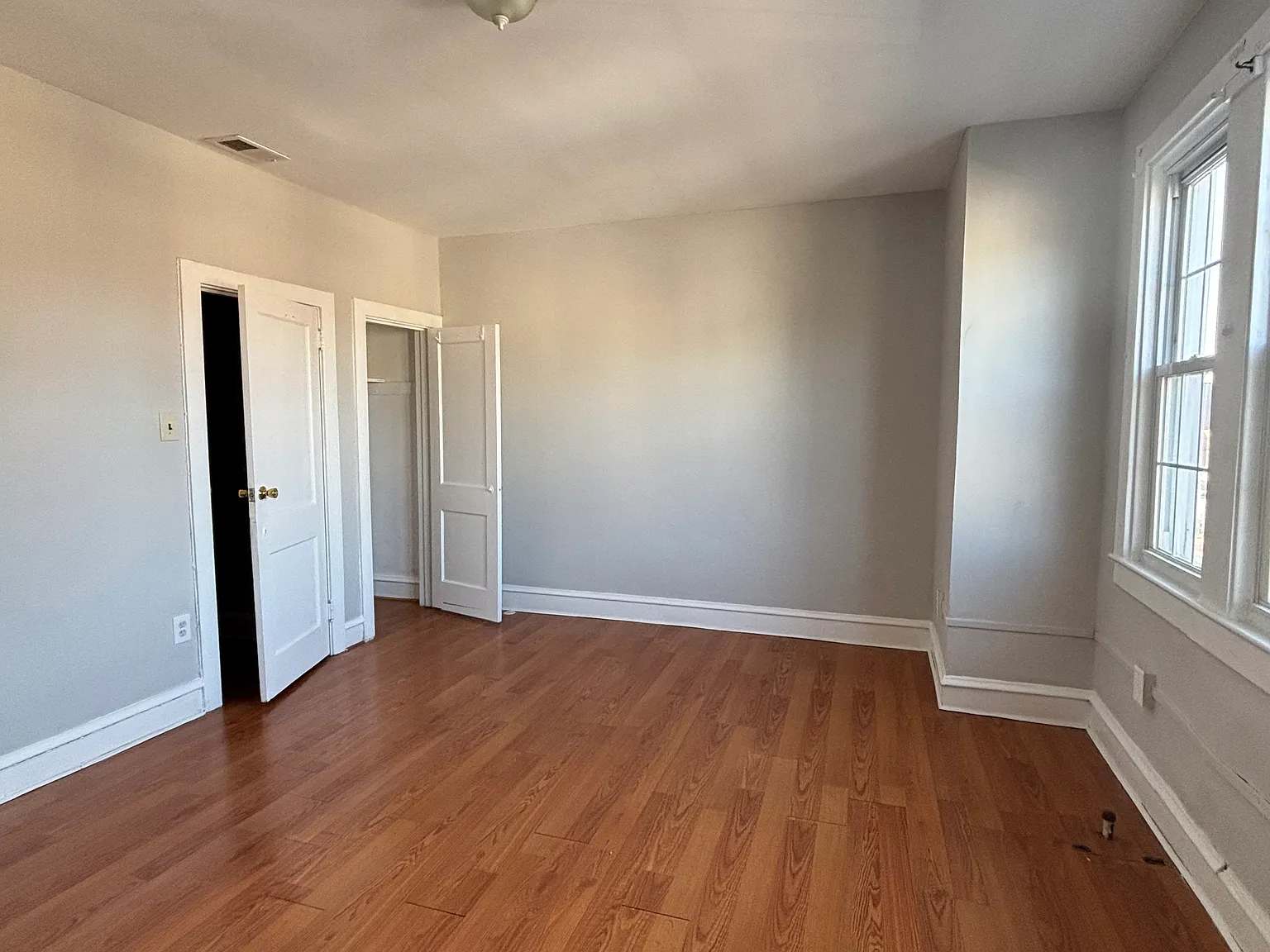 2 bed, 900 sqft, $1,350 — Photo 3