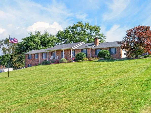 33384 Graceland Ln, Glade Spring, VA 24340