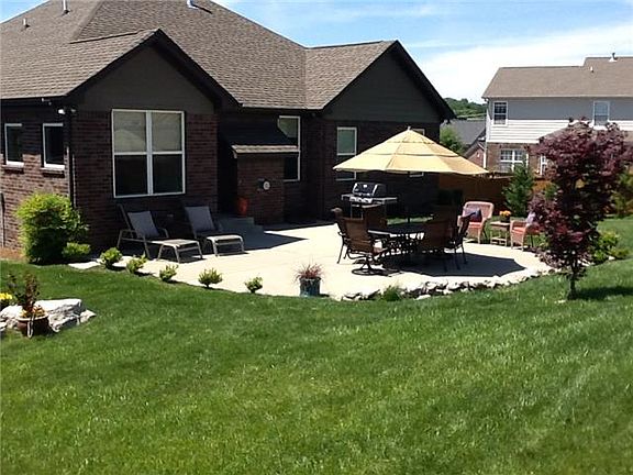 3rd image of 8805 Ivy Mount Ln
