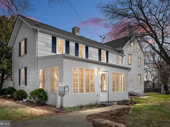 4 W Clairmont Dr, Newark, DE 19702
