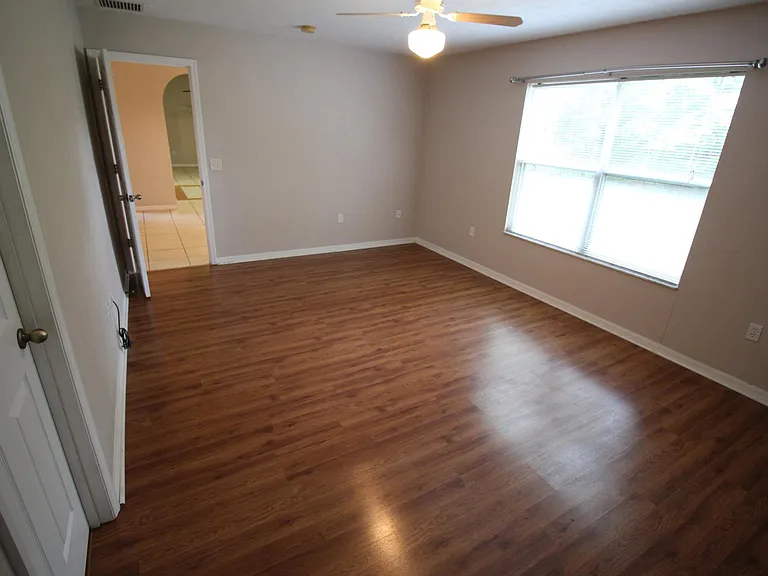 S7713-10 - Bedroom #1 (Master) View 2